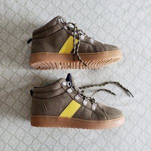 Gap Kids boys hiking shoes Youth 2 well made